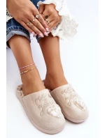 Lesklé dámské pantofle béžové model 21641378 - Boto