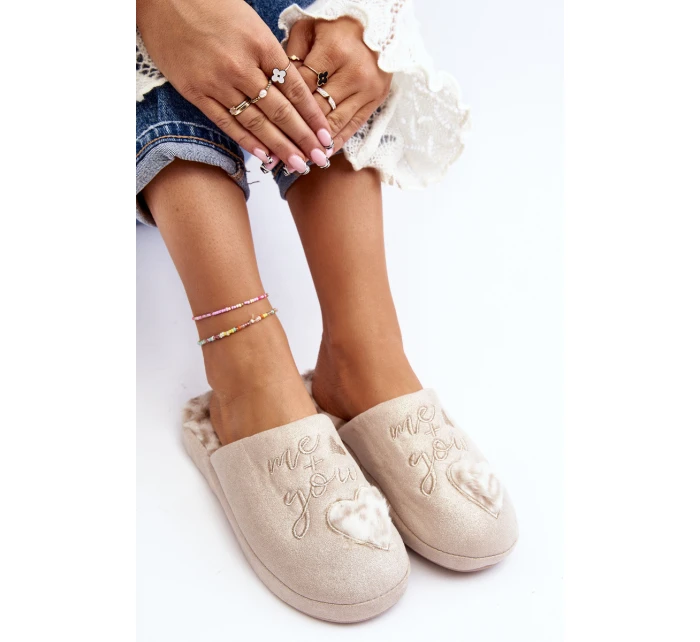 Lesklé dámské pantofle béžové model 21641378 - Boto