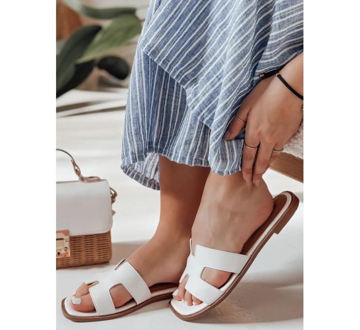 CLASSROT dámske žabky s vrúbkovaným chrbtom biele FashionStreet ZY0885 CLASSROT dámske žabky s vrúbkovaným chrbtom biele FashionStreet ZY0885