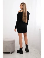 Šaty so zdobením na ramenách čiernej Šaty so zdobením na ramenách čiernej