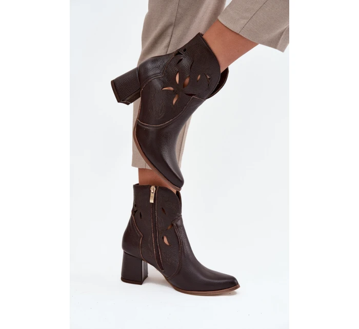Kožené otevřené dámské kotníkové boty na podpatku model 21713218 čokoládové - Zazoo