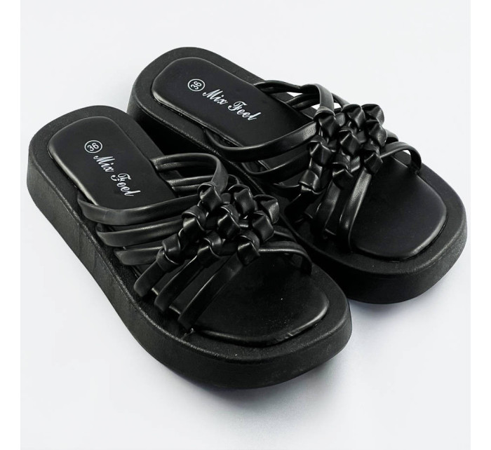 Černé dámské pantofle s podrážkou model 17352335 - Mix Feel