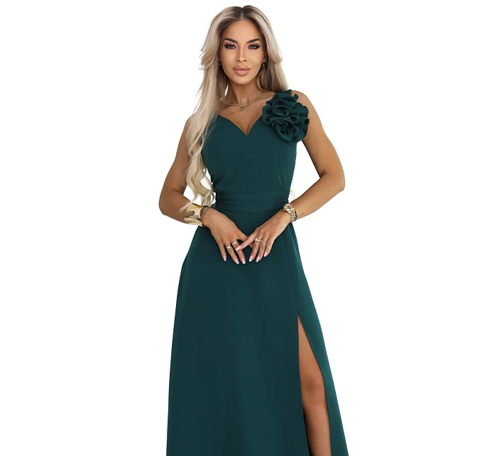 maxi šaty s květinou na a rozparkem lahvově zelené model 22108491 - numoco