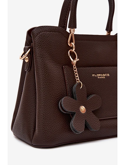 Kabelka z umělé kůže přívěsek model 22220977 - Flora&Co Kabelka z umělé kůže přívěsek model 22220977 - Flora&Co