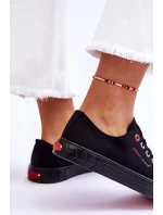 Klasické dámské tenisky model 21613023 Černe - Cross Jeans