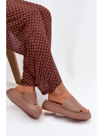 Dámské pantofle na platformě tmavě béžové model 21918985 - Boto