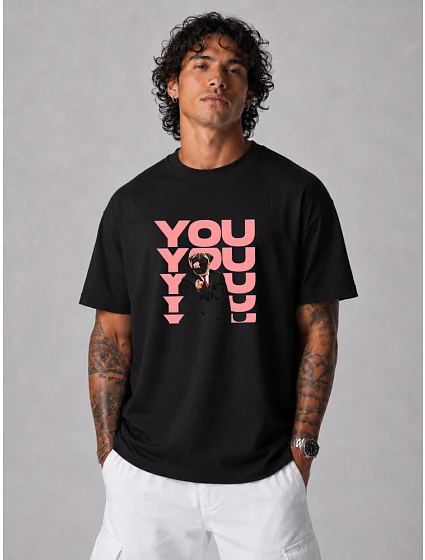 Koszulka męska oversize z napisem YOU bawełniana czarna model 22216208 - FashionStreet Koszulka męska oversize z napisem YOU bawełniana czarna model 22216208 - FashionStreet