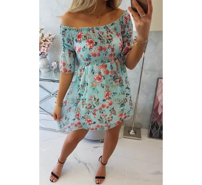 Španielske šaty s kvetinovým motívom v mätovej farbe Španielske šaty s kvetinovým motívom v mätovej farbe