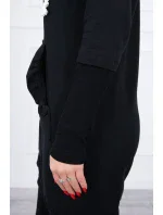 Šaty s ozdobnými volánikmi a kapucňou čiernej farby Šaty s ozdobnými volánikmi a kapucňou čiernej farby