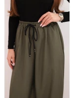 Dámske nohavice so širokými nohavicami a khaki viazaním v spodnej časti Dámske nohavice so širokými nohavicami a khaki viazaním v spodnej časti