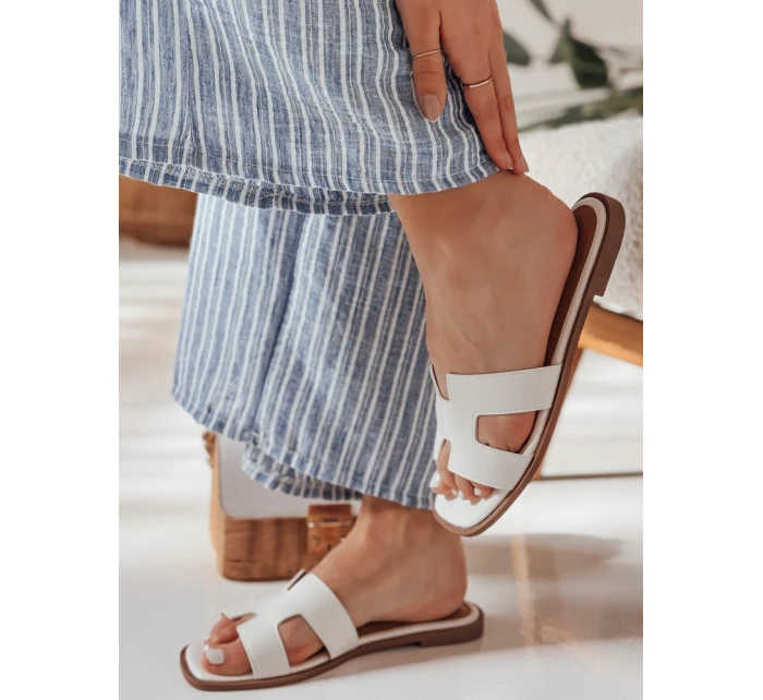 CLASSROT dámske žabky s vrúbkovaným chrbtom biele FashionStreet ZY0885 CLASSROT dámske žabky s vrúbkovaným chrbtom biele FashionStreet ZY0885