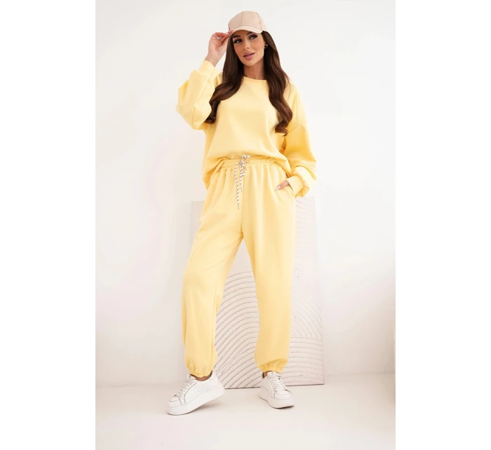 Dámsky maslový set s voľnou mikinou a nohavicami so žltou farbou LOVE