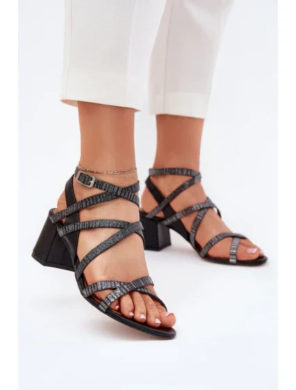 Sandále na podpätku model 215004 Vykročte štýlovo