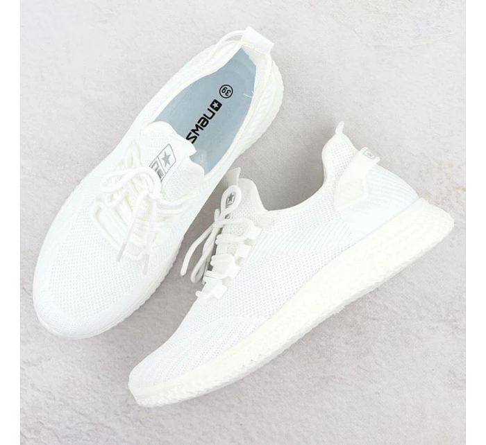 Sportovní obuv model 22097969 bílé NEWS - SWEET SHOES Sportovní obuv model 22097969 bílé NEWS - SWEET SHOES
