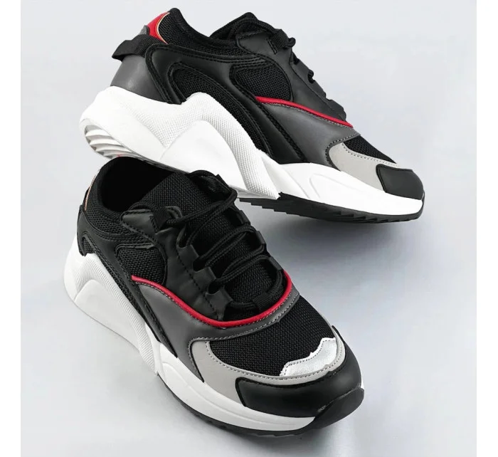 Čierne šnurovacie sneakersy s farebnými vsadkami (6346)