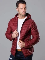 Pánska prešívaná bunda s kapucňou bordová (HM112-6)