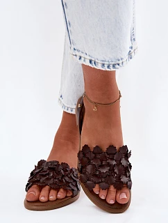 Kožené sandály na nízkém podpatku model 22122932 Čokoládové - Zazoo