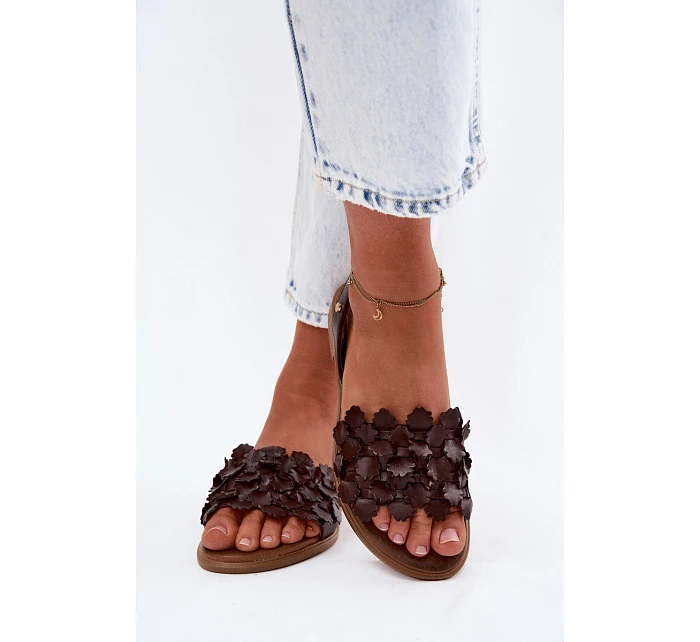 Kožené sandály na nízkém podpatku model 22122932 Čokoládové - Zazoo