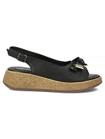 Dámske čierne kožené sandále na platforme Filippo DS7582