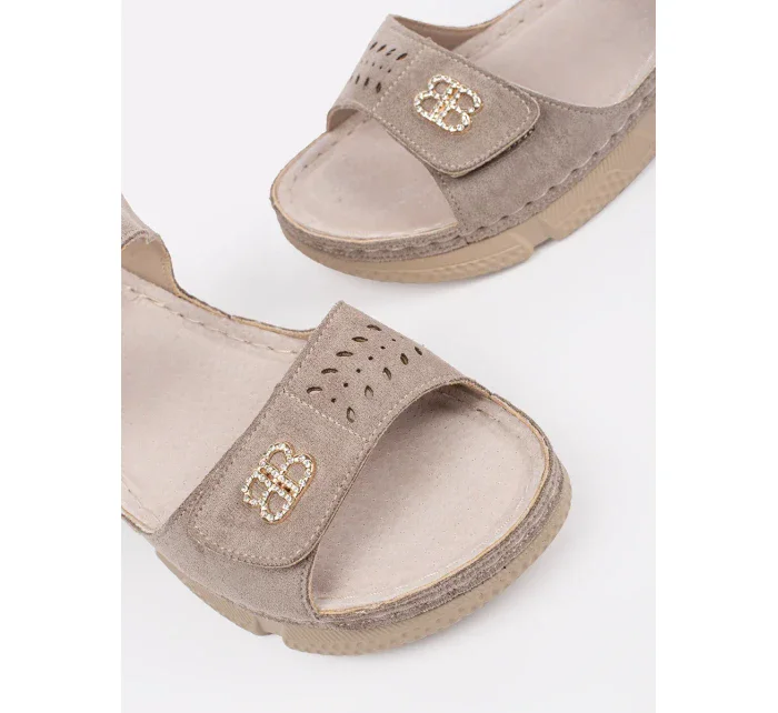 Moderné hnedé sandále na platforme pre ženy Moderné hnedé sandále na platforme pre ženy