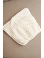 Dámska zimná vlnená čiapka v mačacom strihu z rebrovanej pleteniny K419 ecru Dámska zimná vlnená čiapka v mačacom strihu z rebrovanej pleteniny K419 ecru