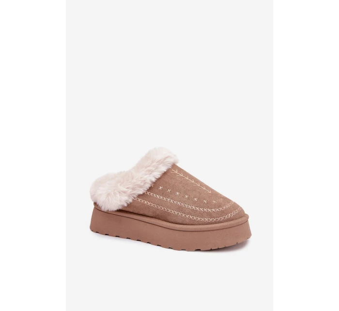 Dámske snežnice na platforme s kožušinou a ozdobným prešívaním - tmavobéžové Arelina Dámske snežnice na platforme s kožušinou a ozdobným prešívaním - tmavobéžové Arelina