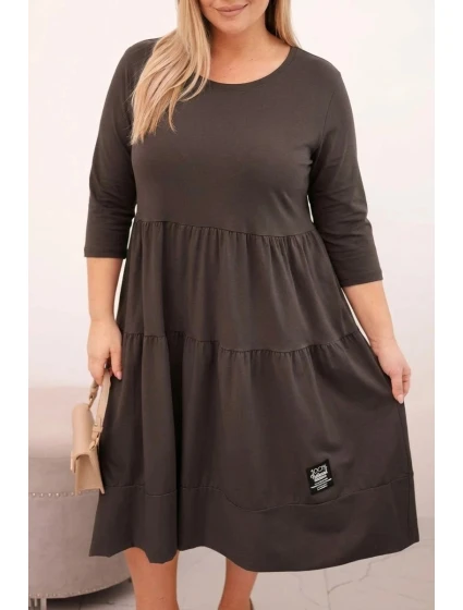 Dámská bavlněná model 21800793 Plus Size s volánky a ohrnutým rukávem hnědá - K-Fashion Dámská bavlněná model 21800793 Plus Size s volánky a ohrnutým rukávem hnědá - K-Fashion