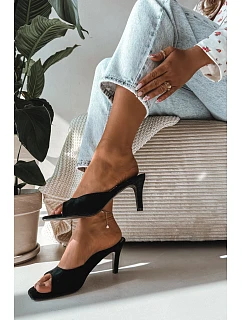 Dámské sandály na tenkém podpatku Černé Revina