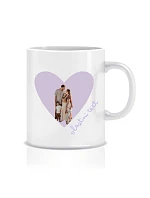 Personalizovaný klasický biely keramický hrnček s objemom 300 ml s výrezom pre fotografiu na pozadí Personalizovaný klasický biely keramický hrnček s objemom 300 ml s výrezom pre fotografiu na pozadí