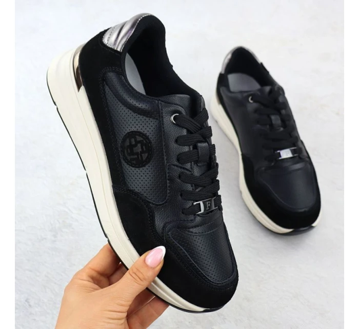 Dámske čierne kožené čižmy Filippo DP7106/25