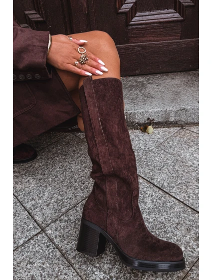 Dámské zimní kozačky na masivním podpatku čokoládové model 21715042 - Boto