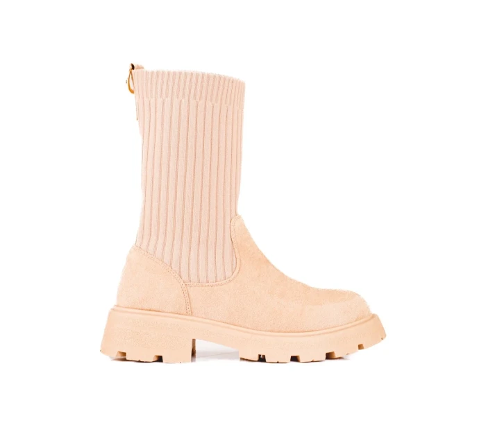 Zajímavé hnědé kotníčkové boty dámské na plochém podpatku Zajímavé hnědé kotníčkové boty dámské na plochém podpatku