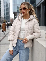 Krótka kurtka damska pikowana z kapturem  model 22341005 - FashionStreet