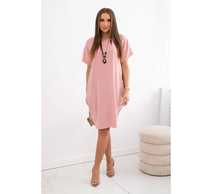 Šaty s kapsami a přívěskem tmavě pudrově růžová