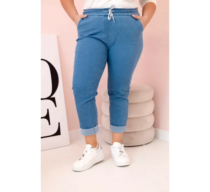 Dámské bavlněné kalhoty Plus Size s elastickým pasem a zavazováním světlý denim Dámské bavlněné kalhoty Plus Size s elastickým pasem a zavazováním světlý denim