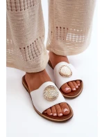 model 21665479 Kožené Žabky Na Ploché Podrážce S Ozdobou Bílé - Zazoo