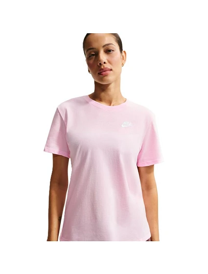 Dámské tričko Sportswear Club Essentials model 22096819 - NIKE