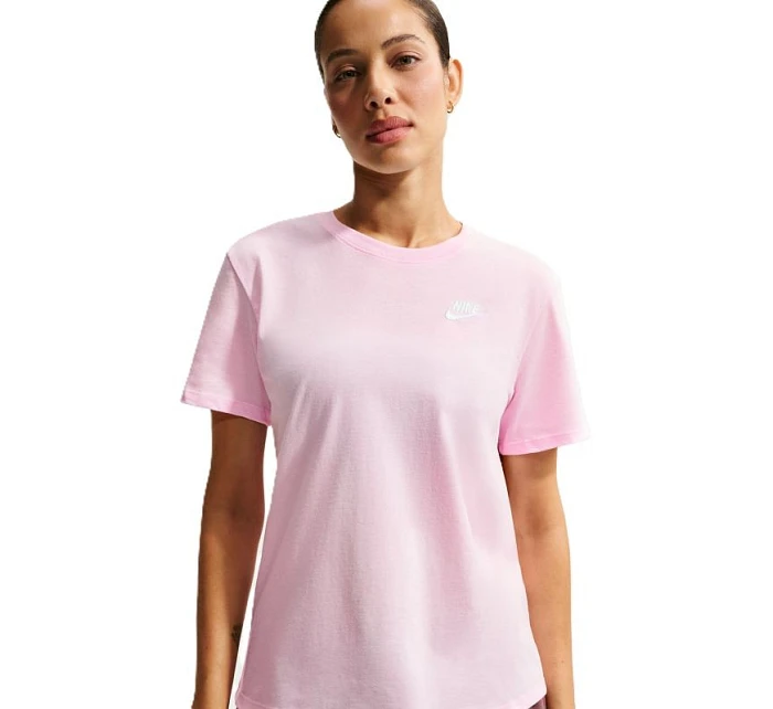Dámské tričko Sportswear Club Essentials model 22096819 - NIKE