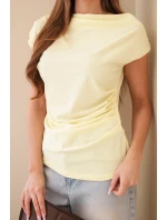 Dámska rebrovaná blúzka z viskózy s vodným výstrihom a riasením žltá