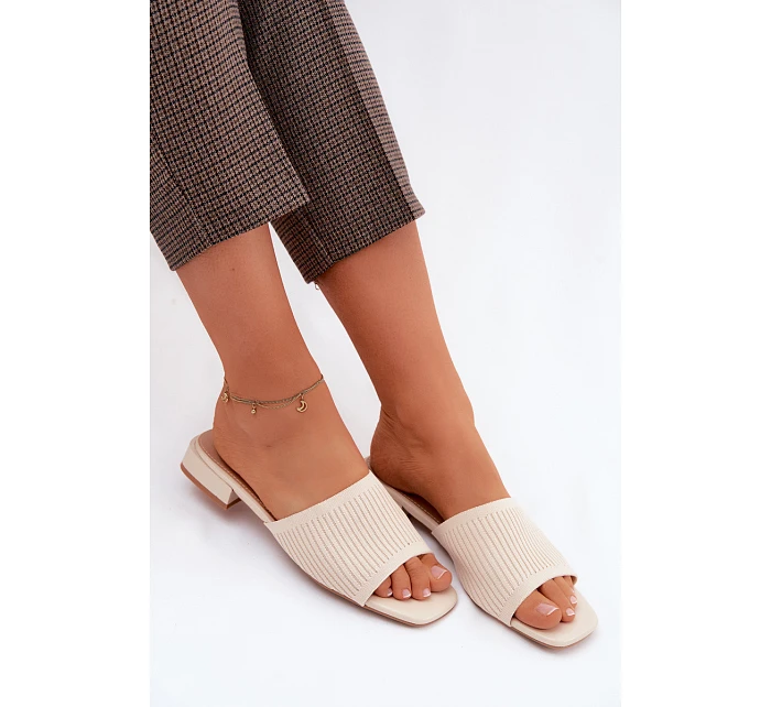 Materiálové dámské pantofle na nízkém podpatku Světle béžové model 22122680 - Boto