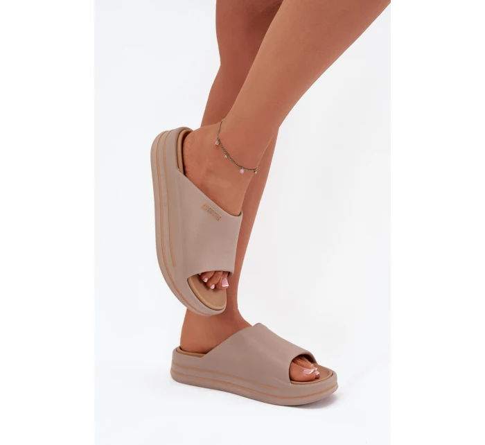 Dámske papuče na platforme Big Star - tmavo béžové