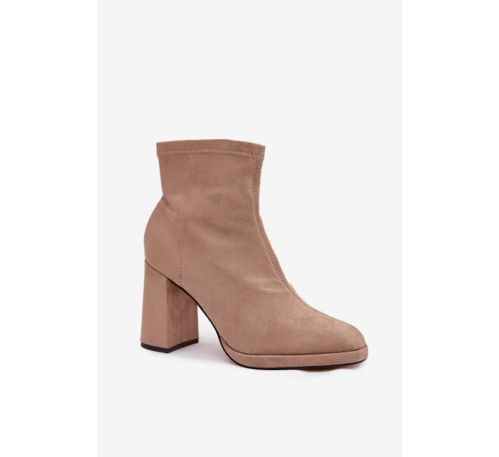 Topánky na podpätku model 221934 Krok vo veľkom štýle