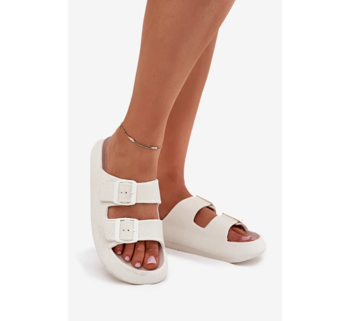 Dámske penové papuče s prackami Vinceza - biele