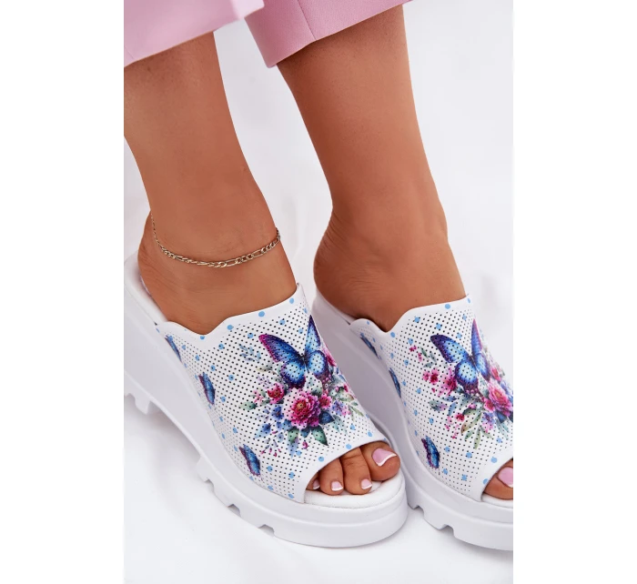 Skórzane Klapki Damskie Na Koturnie Artiker 56C0428 Białe