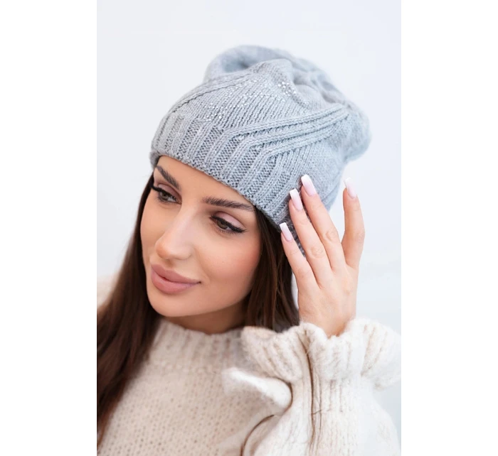 Dámska zimná vlnená čiapka s geometrickým vzorom a jemným leskom K401 svetlo sivá Dámska zimná vlnená čiapka s geometrickým vzorom a jemným leskom K401 svetlo sivá
