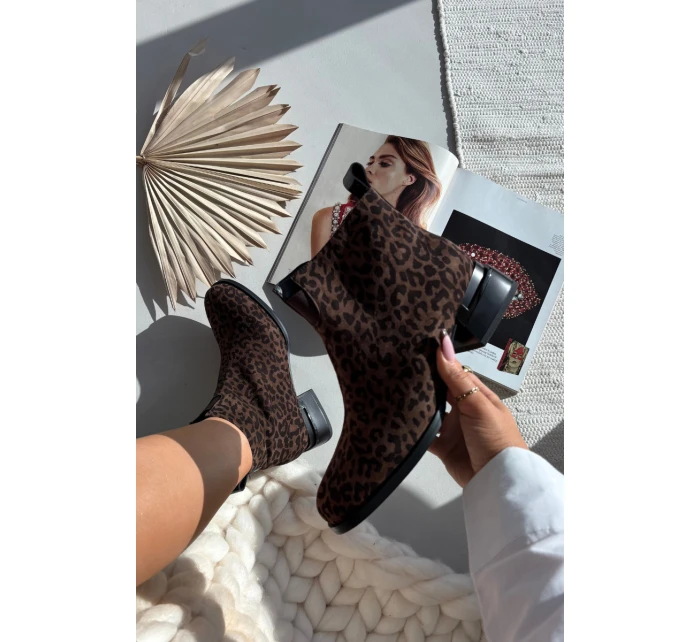 Botki Z Naturalnego Zamszu Na Klocku Panterka D&A JC52-852 Brązowe