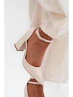 Lodičky na podpatku z imitace kůže světle béžové Selvra