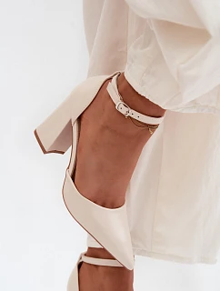 Lodičky na podpatku z imitace kůže světle béžové Selvra