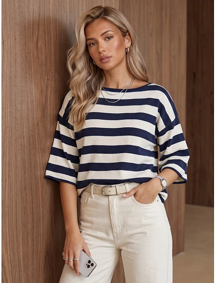 Dámský oversize svetr s pruhy v tmavě modré a bílé barvě FashionStreet MY2608 Dámský oversize svetr s pruhy v tmavě modré a bílé barvě FashionStreet MY2608