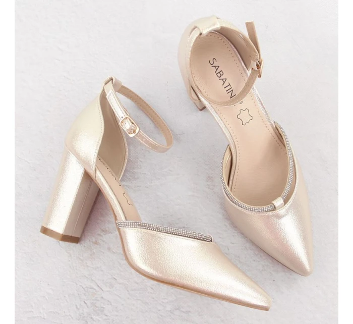 Dámské ažurové sandály béžové model 21904482 - Sabatina